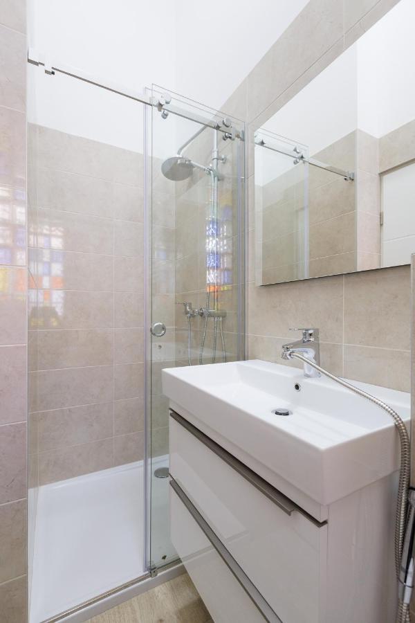 Cozy Getaway In Heart Of City - J Zagreb Bagian luar foto
