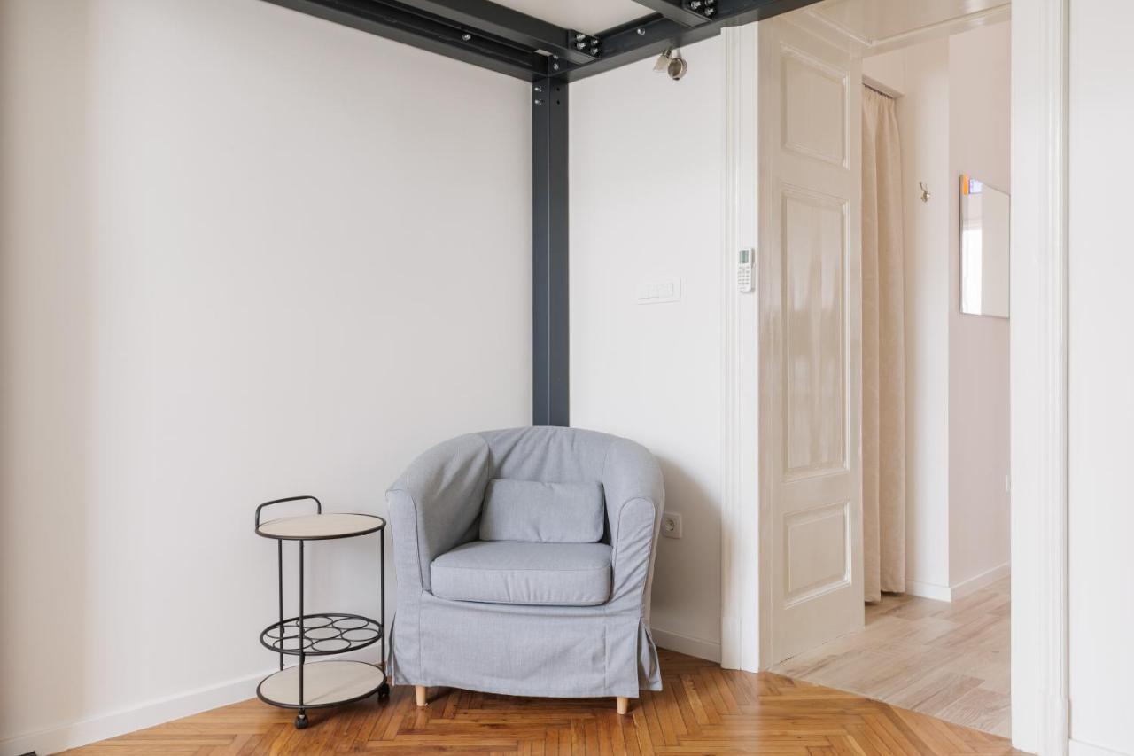 Cozy Getaway In Heart Of City - J Zagreb Bagian luar foto